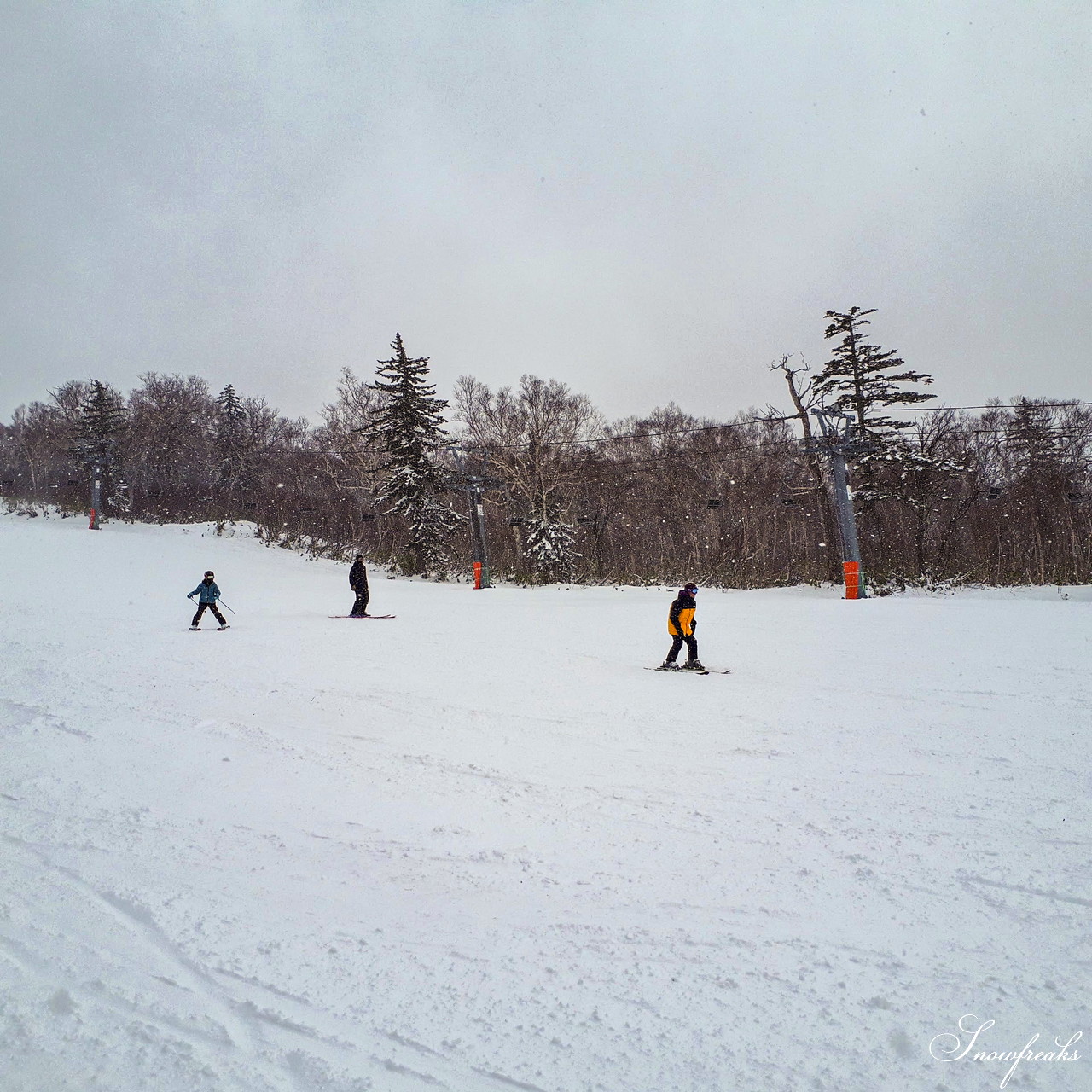 シーズン初めのトレーニングに最適！！札幌市内からアクセス抜群の札幌国際スキー場へ(^^)/